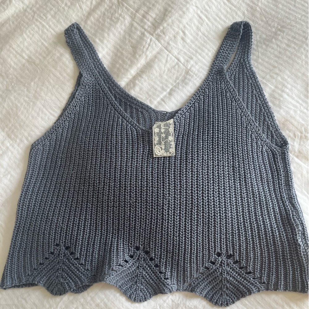 Women’s summery knit blue tank top